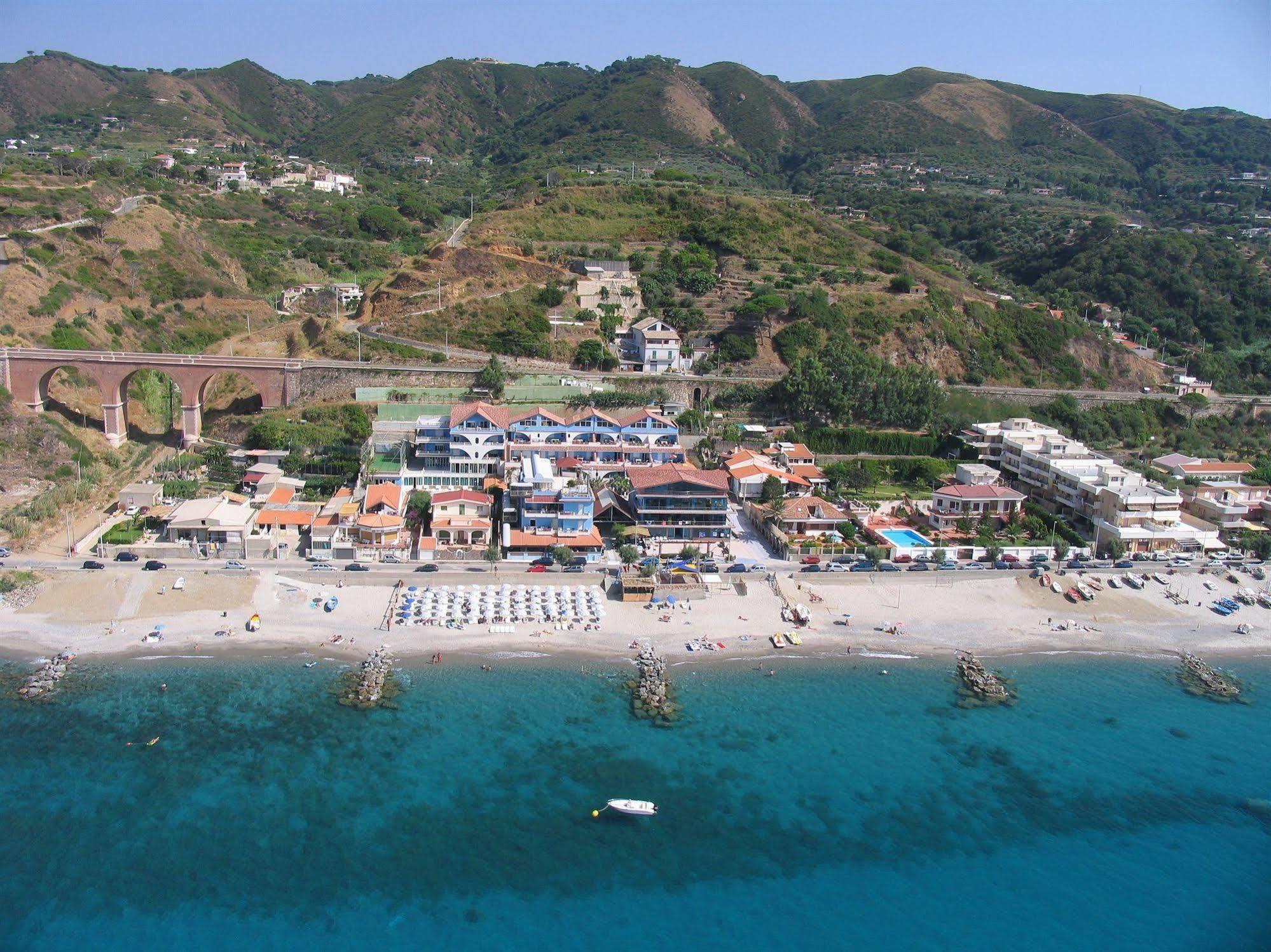 Апарт отель Oasi Azzurra Мессина Экстерьер фото